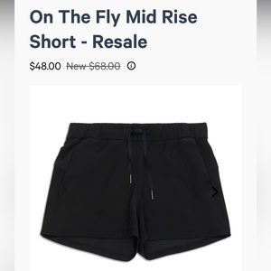 Lululemon “on the fly” mid rise shorts